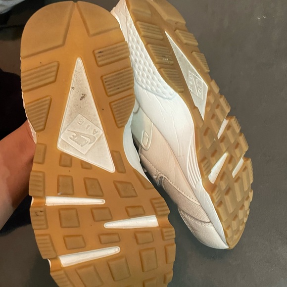 Nike - Picture 6 of 6